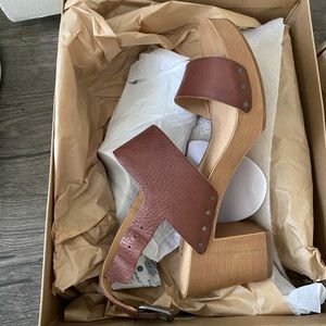 Lucky brand Wooden shoes